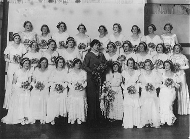 Debutante Ball, Masonic Hall Eastwood, 26 September 1934.  Debutante balls were an important event in the social life of the community and took place in the town halls and masonic halls throughout the area. Ryde Library Service. Acc. 5481627. Debutantes / 1