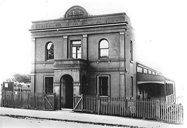 North Ryde School of Arts, Coxs Road, North Ryde. Opened in 1901, this was the first purpose-built school of arts in the Ryde district, a cultural coup for the community minded citizens of North Ryde who established a literary institute and school of arts committee in 1891. Now the site of the North Ryde Community Hall and North Ryde Library. Ryde Library Service. Acc. 5096480. North Ryde / 6.