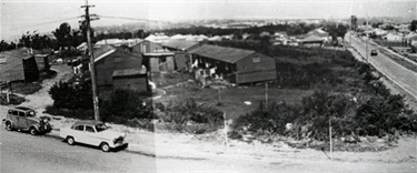 Migrant hostel corner Blenheim Road and Coxs Road, North Ryde c.1960. A rare image of a migrant hostel that operated in the north area of our municipality. Ryde District Historical Society. Image 3745; negative 152/25.