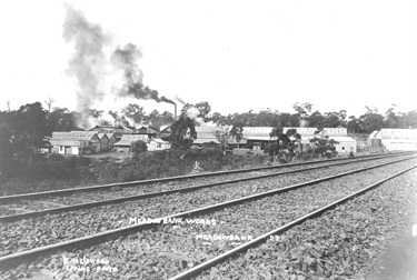 Meadowbank Manufacturing Company, around 1915. Established in 1890 to manufacture agricultural implements, the Meadowbank Works later manufactured railway rolling stock 1902-1914, 1923-1926 and also manufactured tram cars, a number of which were used on the Ryde line of the Sydney tramway system. Now the site of the Meadowbank TAFE. Ryde Library Service. Acc. 496991A. Meadowbank Manufacturing Company / 1.