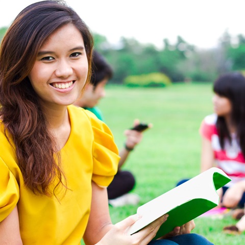 Group-of-young-people-sitting-on-grass_SQ.jpg