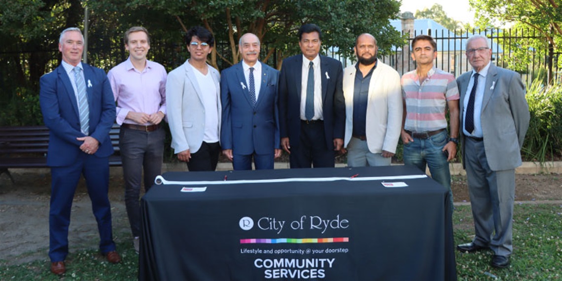 Mayor Jordan Lane CEO Wayne Rylands and Local White Ribbon Ambassadors