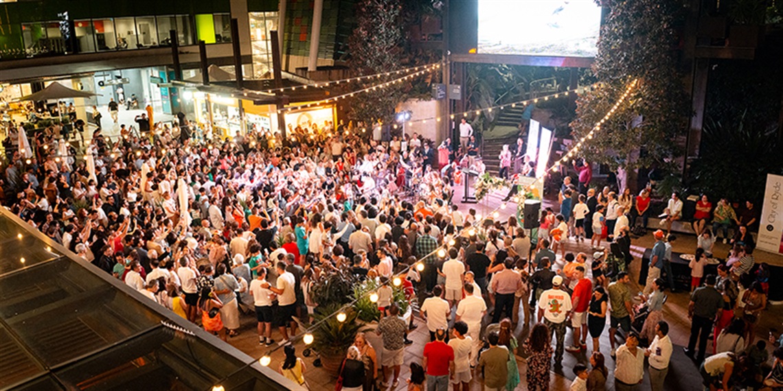 Picture of crowd