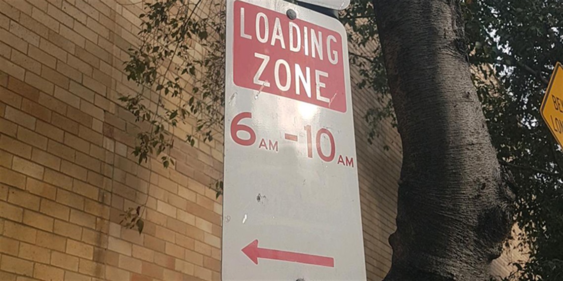 201901-Hillview-Lane-Eastwood-Installation-of-No-Stopping.jpg