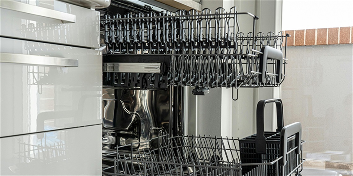 Image of a dish washer